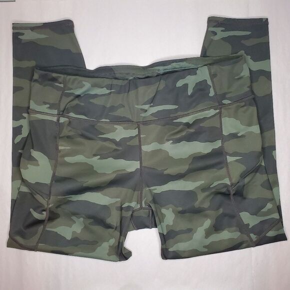 Athleta Camo Contender 7/8 Tight Size XL - Picture 3 of 12